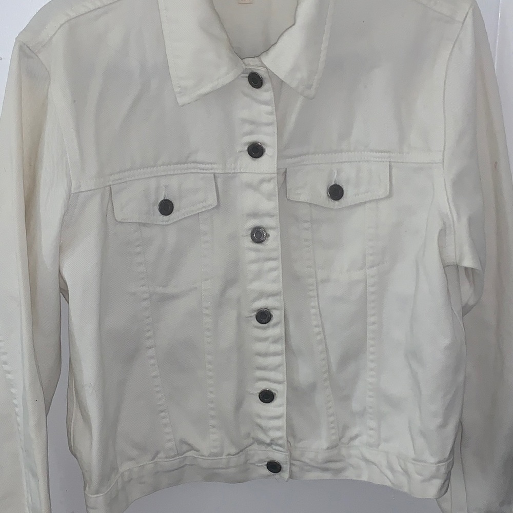 White denim jacket 🤍✨